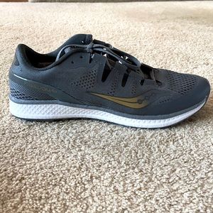 Men’s Saucony shoe. Brand new.